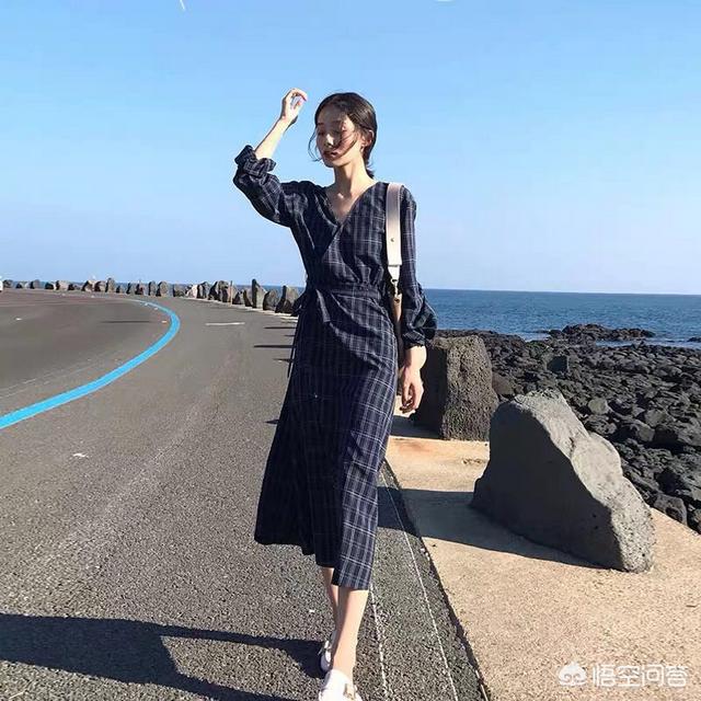 修身加厚连衣裙:上身胖的女生穿什么裙子好看？