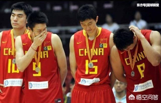 吕瑶门事件:2009年男篮在颁奖仪式上的偷笑门，为何被有些人痛批？
