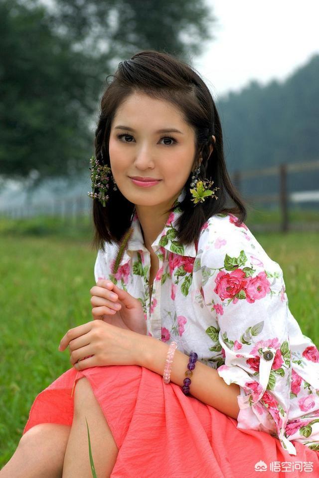 头条问答 - 如何评价"王小亚"肖茵在电视剧《娘道》中饰演的洪小姐?