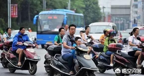 郑州东工电动汽车图片，电动车限时速25km，郑州经销商卖的都超标，你觉得合理吗