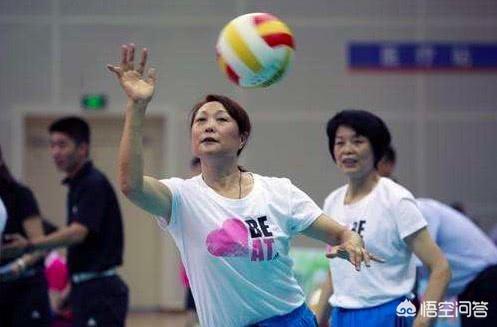 白智英事件:中国女排第一任队长曹慧英近况如何