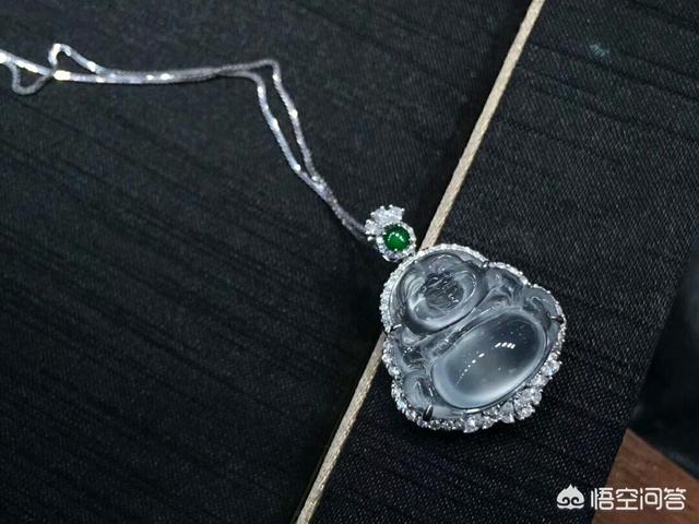 翡翠观音适合什么人戴,翡翠玉佛只适合女士佩戴吗？