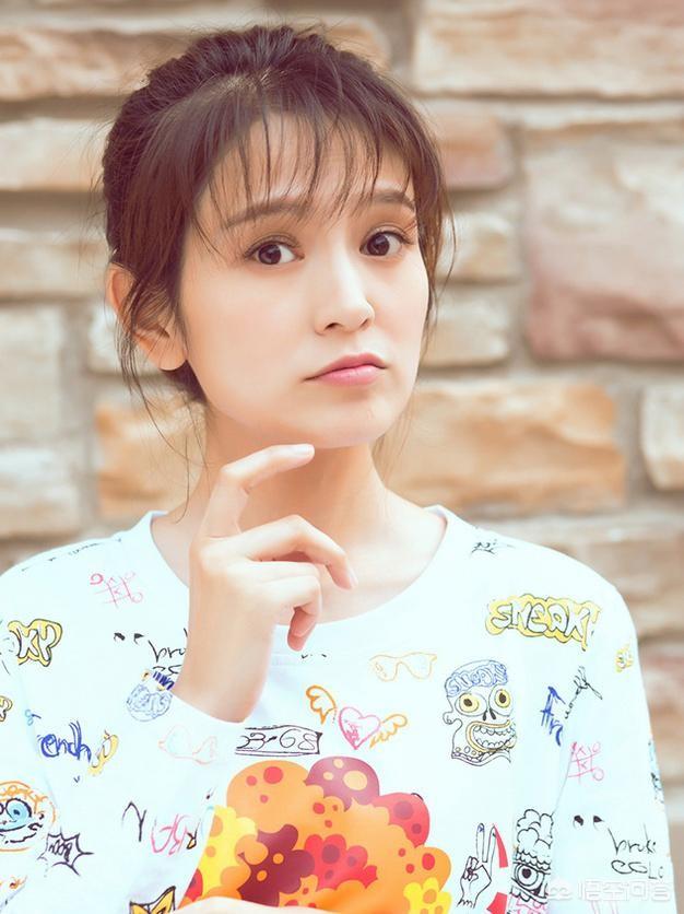 头条问答 - 如何评价"王小亚"肖茵在电视剧《娘道》中饰演的洪小姐?