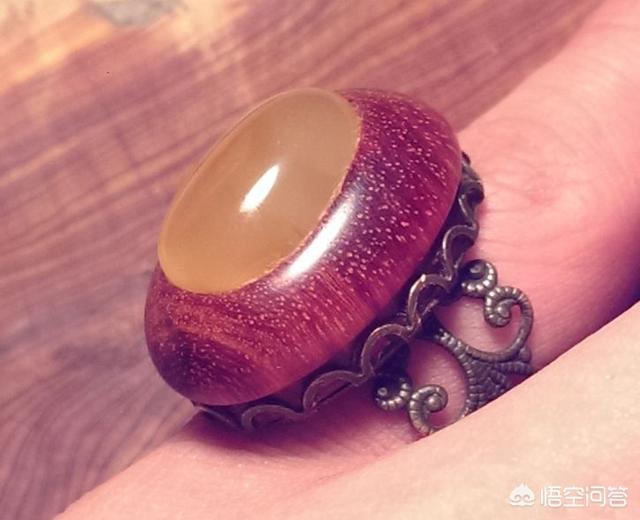 戴了很久的镯子断了,跟了我八年的玉镯摔断了怎么办？