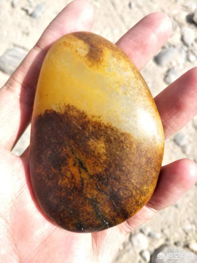 真正的和田黄玉,如何鉴定和田玉的黄玉籽料的价值？
