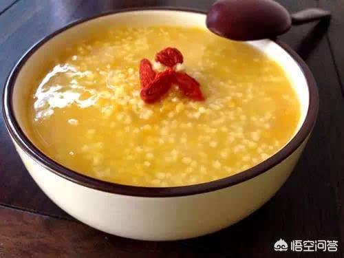 一岁的宝宝可以吃一些什么,还需要喝奶粉吗？