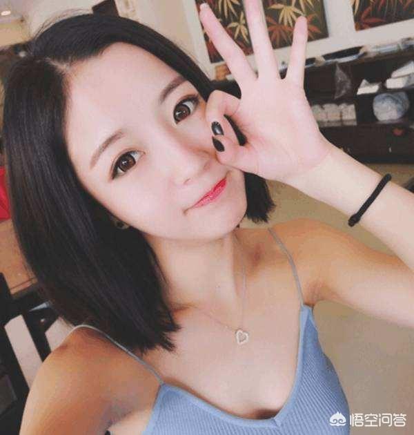 网红莉哥虎牙直播因戏唱国歌被封,最终惩罚在等进一步通知,你觉得最终