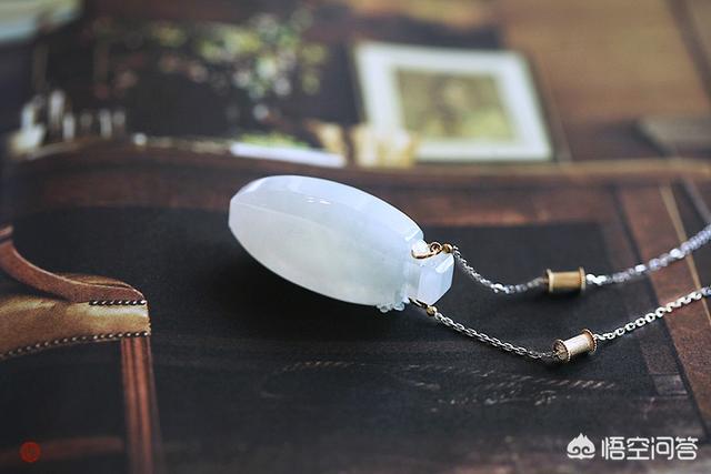 一万块买翡翠好还是金子好,黄金和翡翠究竟哪种更深入人心？