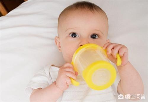 新生儿便秘喝什么:新生儿便秘喝什么奶粉好