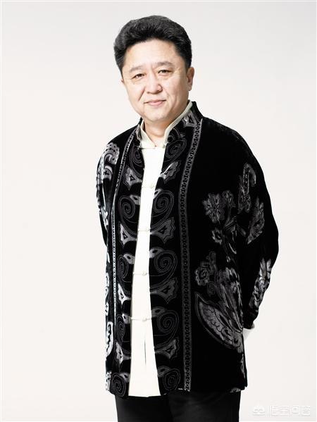 郭德纲电视剧:郭德纲在《相声有新人》节目中，为什么找个电视剧演员当召唤师