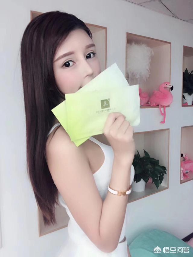 有没有那种即保湿又有点美白的补水面膜？