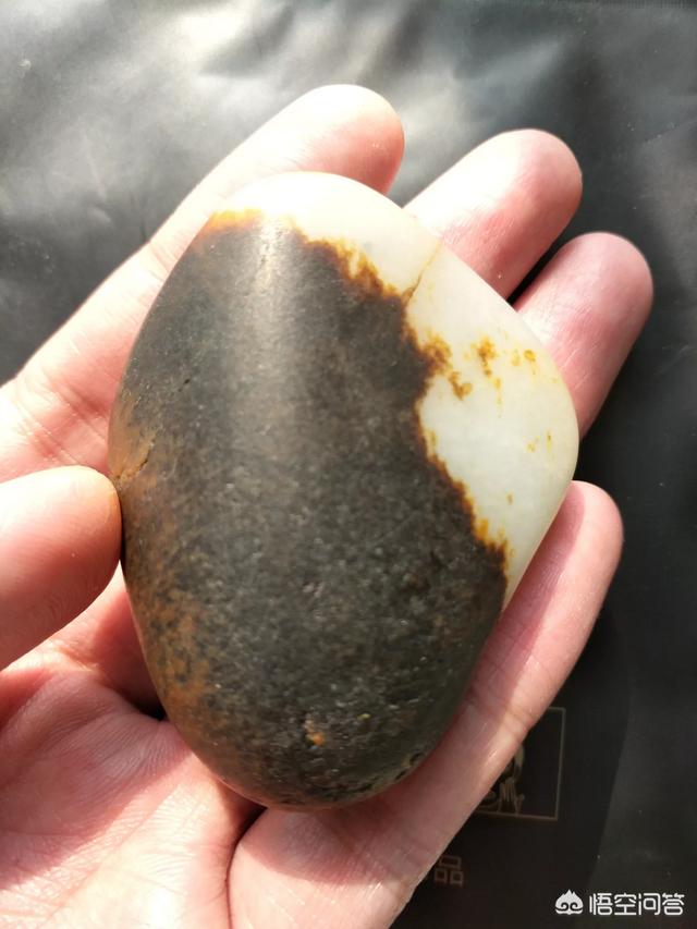 真正的和田黄玉,如何鉴定和田玉的黄玉籽料的价值？