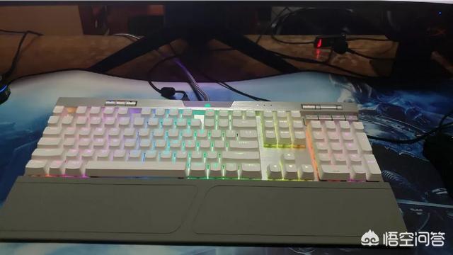 你觉得海盗船K70 RGB MK.2的外观和设计如何？性价比如何？