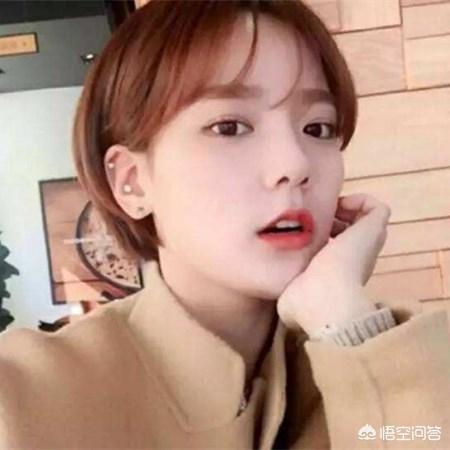 我很喜欢穿中长款的呢子大衣，有好看的搭配推荐吗
