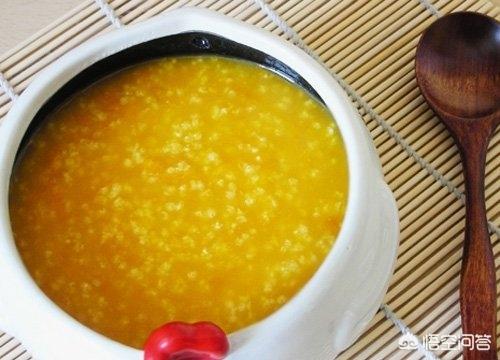 面对未来的餐饮市场，餐饮人是转行还是坚守(餐饮行业转行适合做什么)