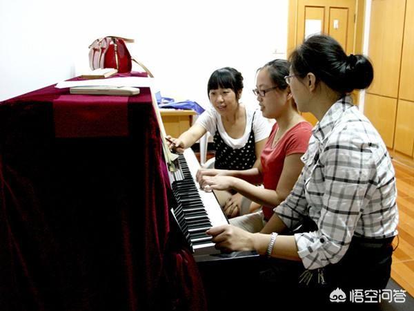 十种不适合学钢琴的人:什么条件的家庭，可以给小孩报名学钢琴？学钢琴有用吗？
