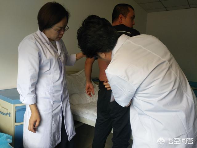红皮病图片,怎么区分牛皮癣和白癜风？