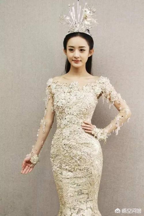 金鹰女神迪丽热巴:迪丽热巴接棒唐嫣获封金鹰女神，12年已过，金鹰女神们如何了