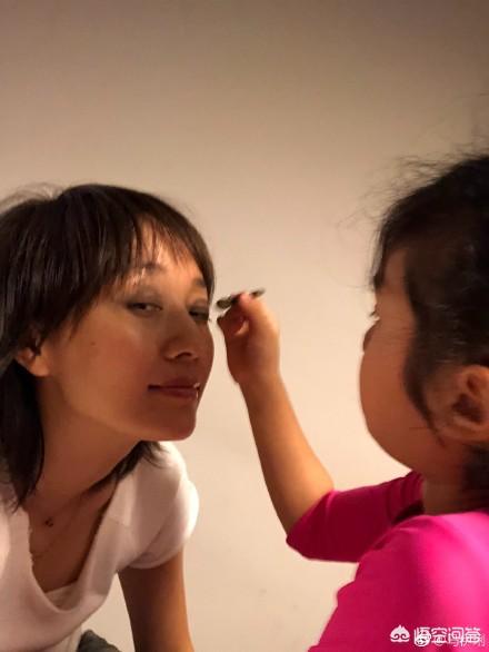 马伊琍女儿:为什么现在马伊琍发微博很多和女儿相关，却很少提到文章呢？