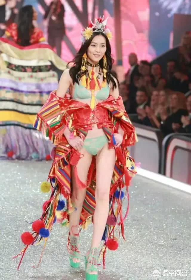 刘雯是维密第七次走秀。她在全球模特圈的地位如何？
(图8)