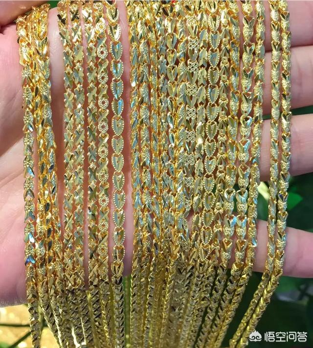 结婚黄金手镯买什么款式,结婚预算在1万左右买什么黄金饰品？