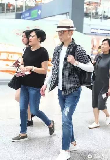 李咏癌症:李咏患癌去世，在美国治疗期间被网友谴责移民，这事你怎么看？