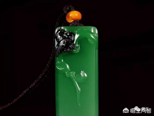 和田碧玉有黑点好吗,和田碧玉手镯中有黑点的能达到收藏级别吗？