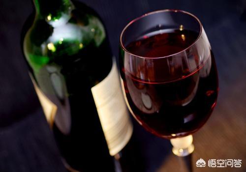 老人喝葡萄酒好吗，老年女性晚上喝红酒对身体有什么好处？