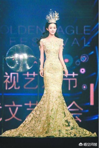 金鹰女神迪丽热巴:迪丽热巴接棒唐嫣获封金鹰女神，12年已过，金鹰女神们如何了