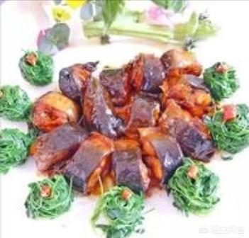 锅盔牙子:用几个字说出自己的家乡，代表性的食物或者人物或者美食风景？