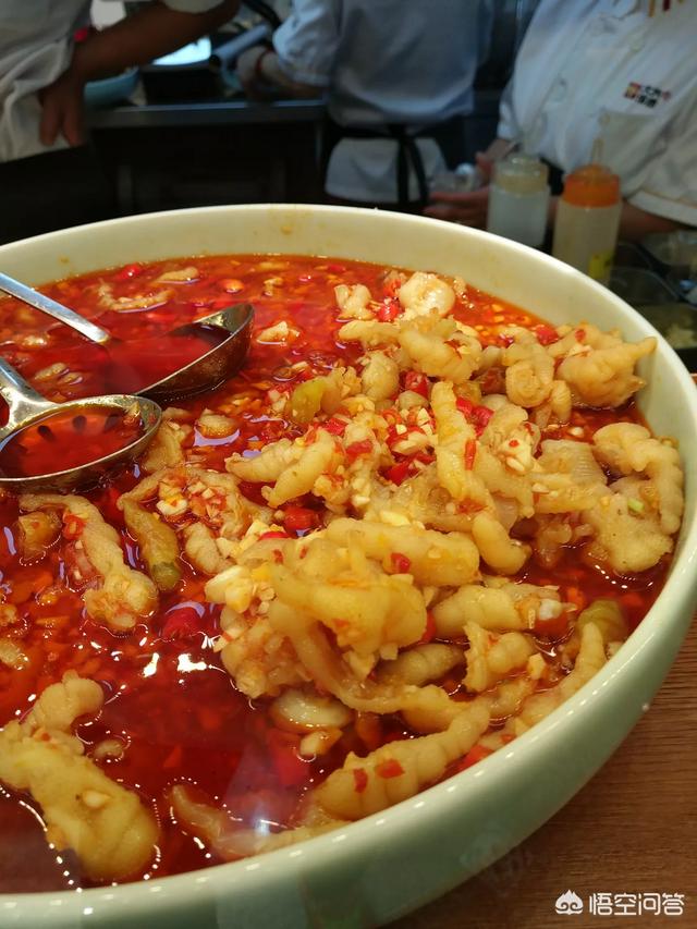 八大菜系中川菜与湘菜,你认为哪个菜系更受人们喜欢？