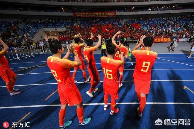 中国人的足球一定要外国人当教练吗？几十年了，中国足球真的不行吗？