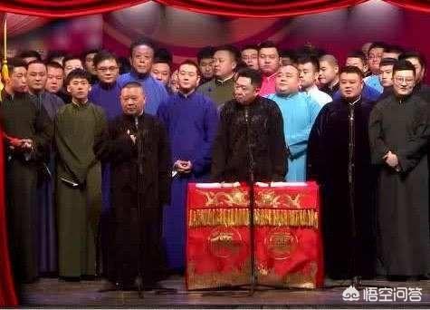 石富宽:有消息称于谦很早就拜了石富宽为师，为什么以前没火起来