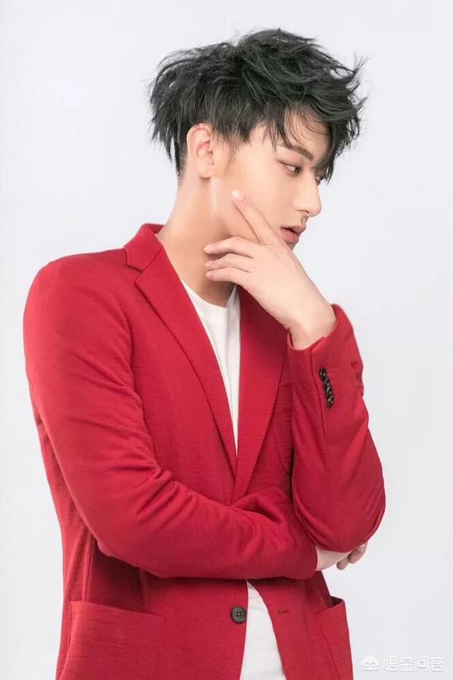 邓紫棋封杀:王菲最红的时候相当于现在哪个歌手