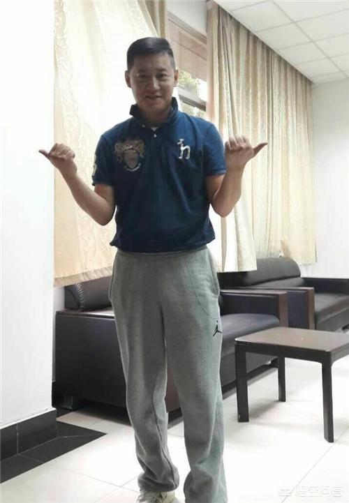 刘海峰前妻:歌手海峰跳楼离世，舍下年幼的两个儿子和娇妻为哪般？