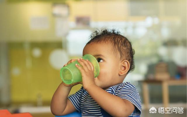 小孩长期喝牛奶有什么不好，婴儿能喝儿童牛奶吗有哪些影响