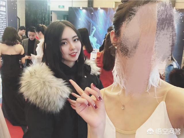 芙蓉姐姐整容前照片:芙蓉姐姐到底长得怎么样？