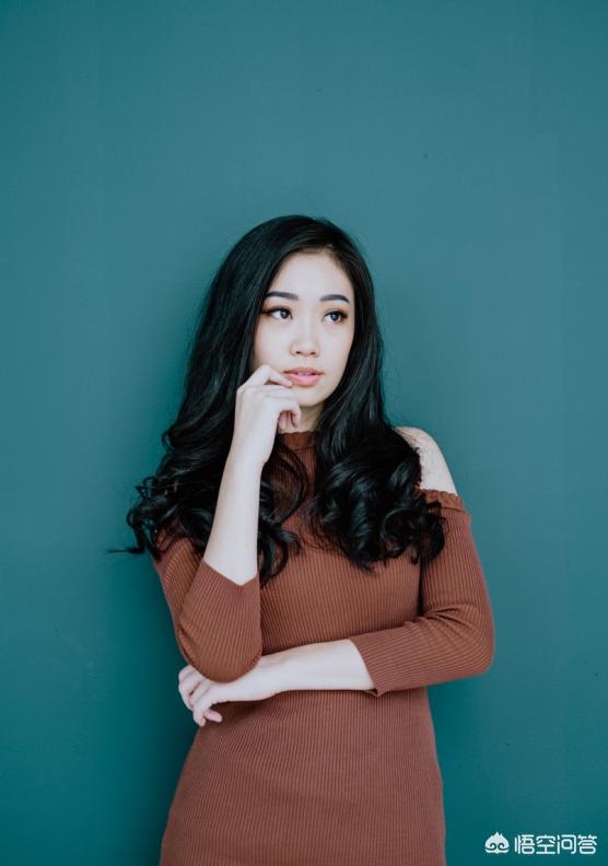 微信唯美背影图片:如何给女神拍出迷人的背影？(女神的图片背影)