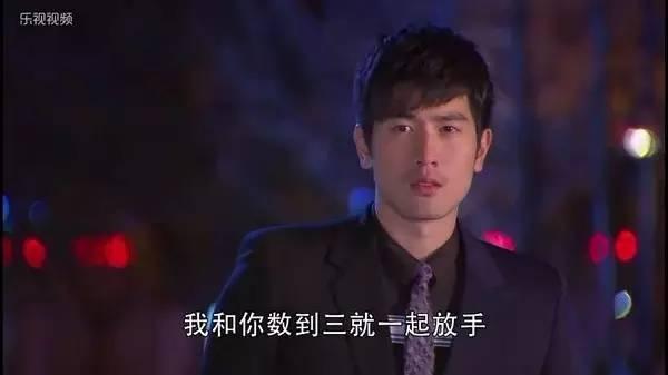 郑希怡图片:为什么现在不流行尖头高跟