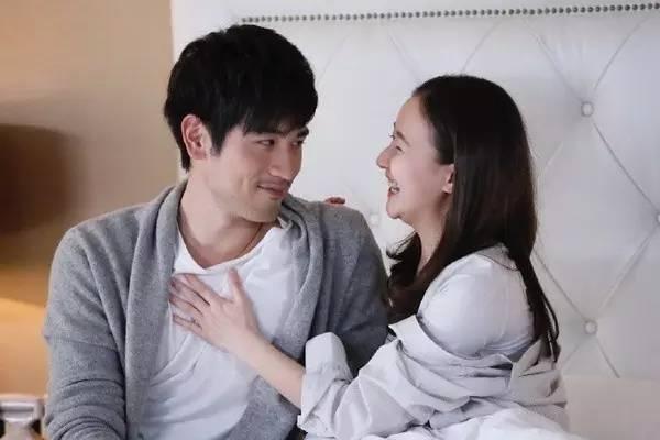 郑希怡图片:为什么现在不流行尖头高跟