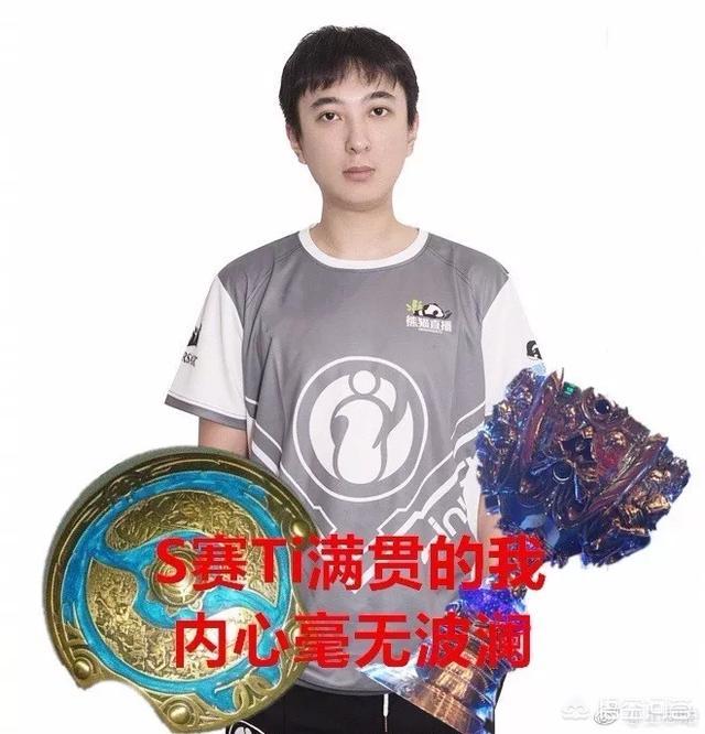 王思聪热狗:先有仰天吞热狗后有低头品玉米，王思聪为何屡次成为电竞焦点？