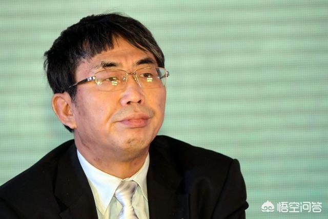 建议,先做了新辅助放化疗,肿瘤缩小后,由我的导师周志祥主任亲自主刀