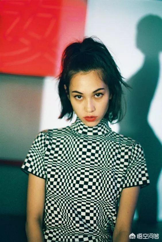 古力娜扎姐姐:如何看待《乘风破浪的姐姐》中含韵子的表现？