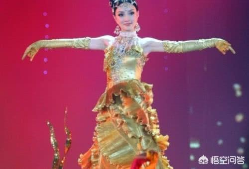 金鹰女神迪丽热巴:迪丽热巴接棒唐嫣获封金鹰女神，12年已过，金鹰女神们如何了