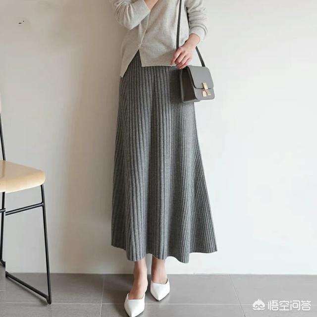 哥弟<a href=https://maguai.com/list/77-0-0.html target=_blank class=infotextkey>女装</a>微叭裤子:微喇叭裤怎么搭配上衣比较好？(嗽叭裤配什么上衣好看)