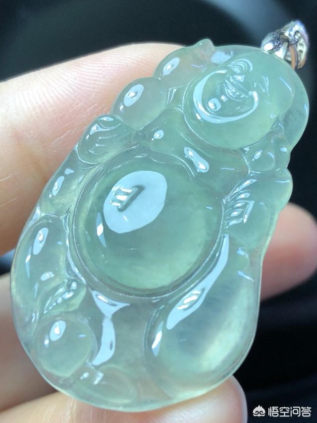 翡翠观音适合什么人戴,翡翠玉佛只适合女士佩戴吗？