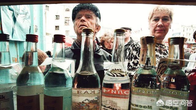俄罗斯人为什么不喜欢白酒，为什么中国人一直认为俄罗斯的伏特加酒是高度烈性白酒