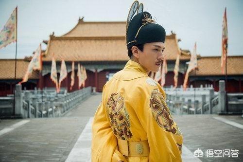 孙淡妃:20-30岁上班通勤适合用什么包呢