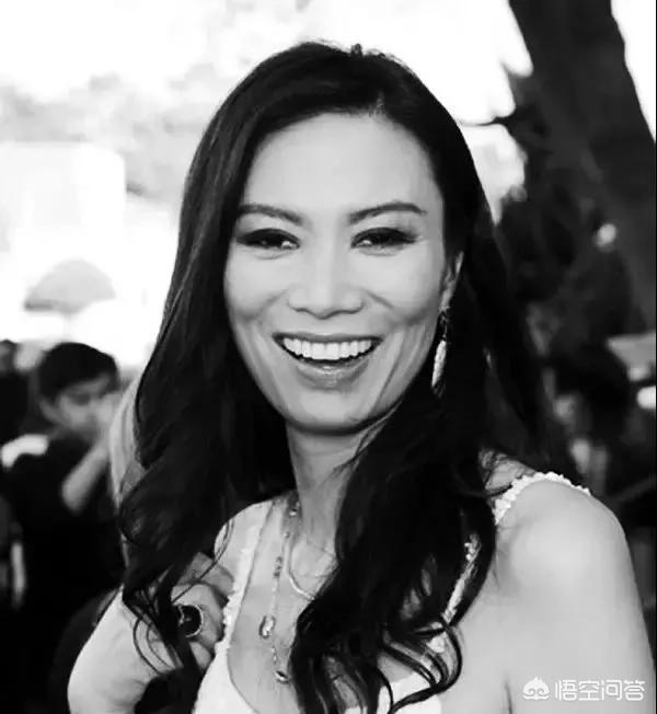 国际名媛邓文迪与默多克离婚后靠什么维持光鲜生活?