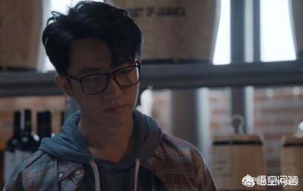 郭鑫年:《创业时代》中温迪为什么将那蓝名片给郭鑫年，而不是拿自己的
